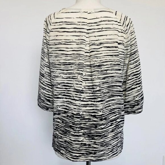 VINCE Silk 3/4 Sleeve Blouse - Picture 3 of 6